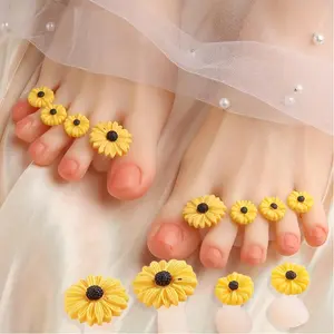 8-piece set of daisy flower toe separators, toe stretchers, manicure tools for home and salon DIY