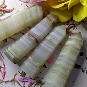 Banded Onyx Use Green Banded Onyx for balance and connection to your higher self. As your spiritual path unfolds, call upon the soothing energies of Green Banded Onyx for empowerment and guidance.  As a heart stone, bring Green Banded Onyx into your daily