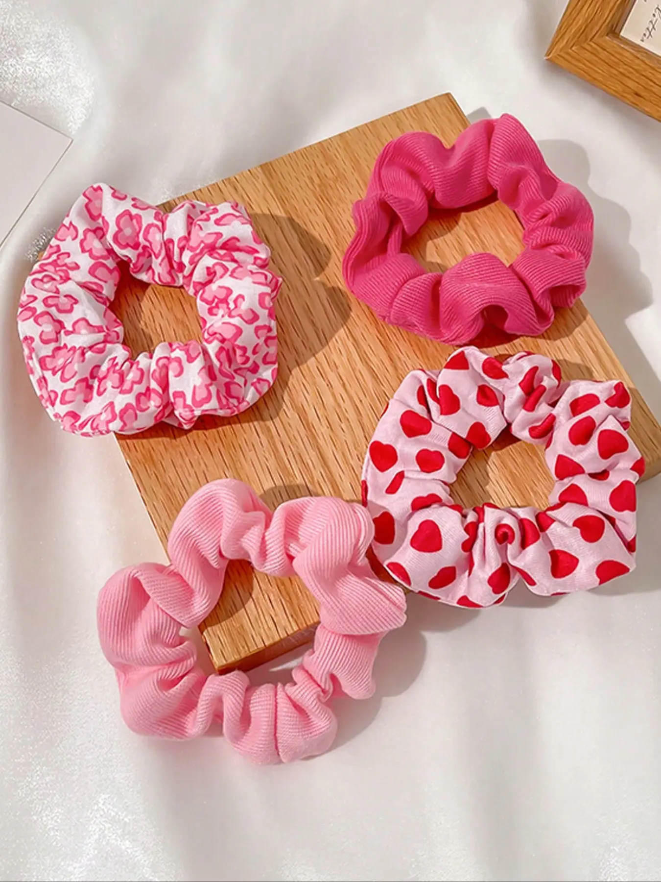 Y2K Style Women's Knit Scrunchies, Heart Pattern Hair Ties, & Pinkish, Elegant Hair Accessories for All Occasions