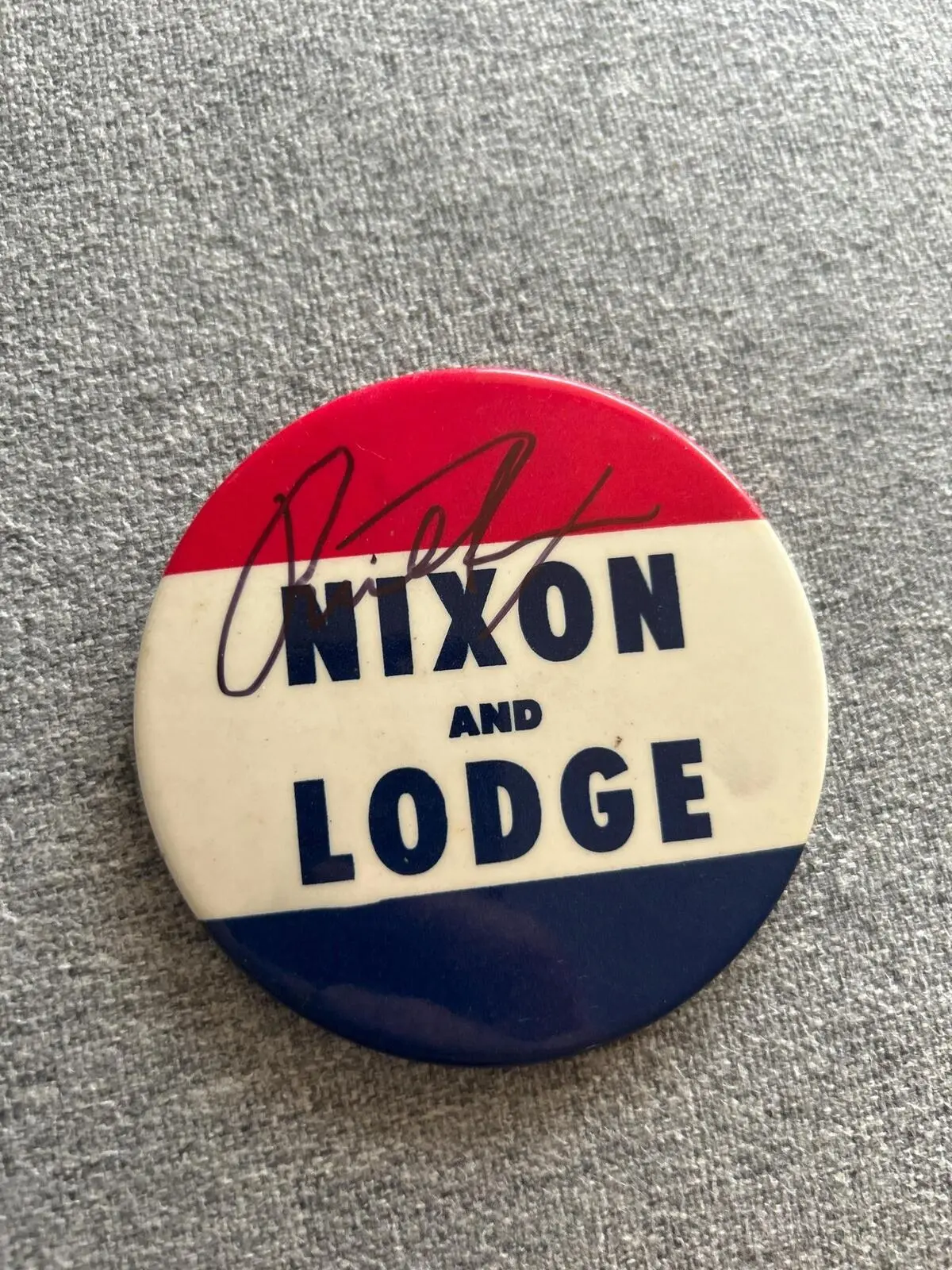 Nixon-Lodge Autographed Vintage Political Pinback Brooch - Richard Nixon Signature, Rare Collectible, Authentic, COA Included, Fashion Clothing Collar Accessory, Collectibles, Authentic Sig., Campaign Pinback Button, Political Event, Political Theme
