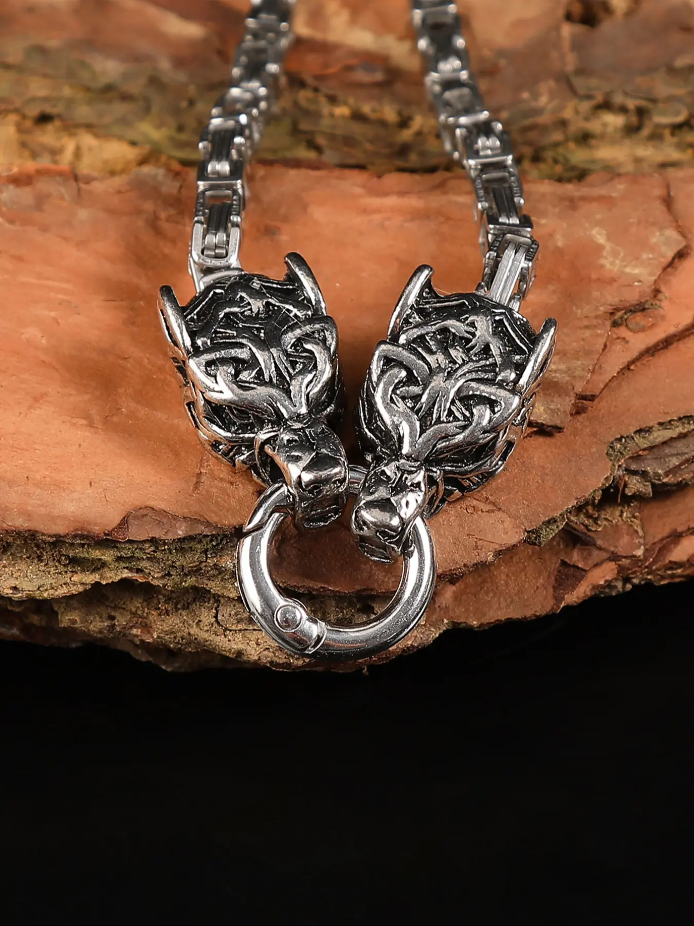 Vintage Wolf Head Hand Chain Bracelet, Stainless Steel, Casual Style, Unisex, All Seasons, Perfect Gift for Parties and Holidays