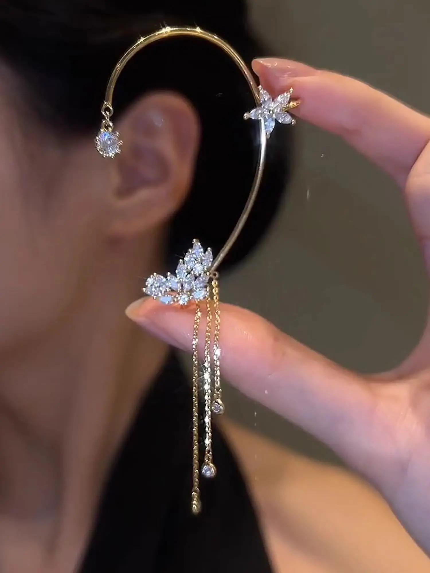 Fashionable Elegant Star Angel Wing Fringe Ear Cuff, High-End Design, Stylish Accessory, Perfect for Daily Wear, Unique Jewelry Piece, High Quality Earrings