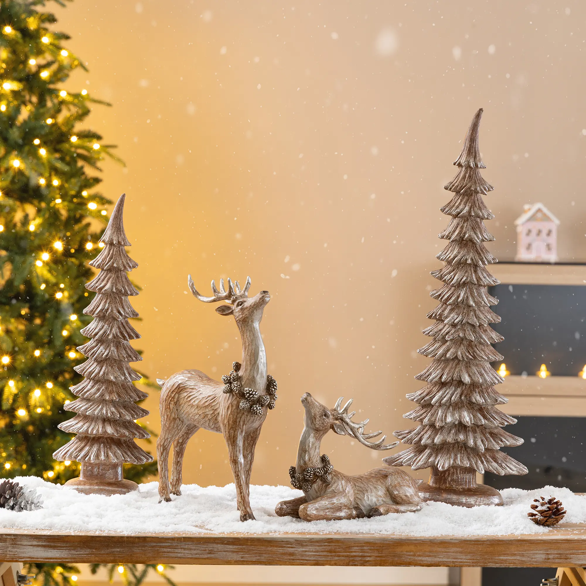 Glitzhome 20.75"H Traditional Rustic Wood Grain Brown Resin Reindeer Set of 4 with Tree, Christmas Decor Classic Table Set, Festive Home Tabletop Ornaments