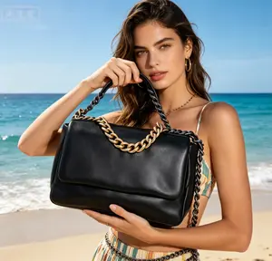 Old Money Black Leather Flap Shoulder Bag, Two-Tone Chunky Chain Crossbody Purse, Vintage Luxury Handbag for Mountain Trip & Elegant OOTD