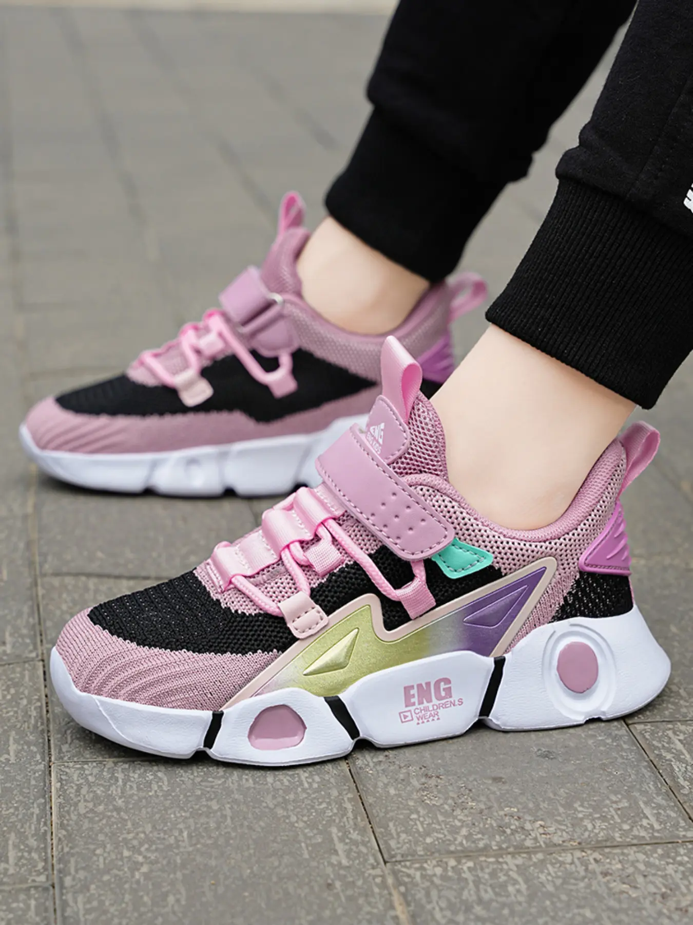 Girls' Mesh Breathable Low Top Casual Shoes, Sports Shoes, Sneakers, Flat Trainers, Random High-Frequency Color, Comfortable and Stylish Footwear for Kids