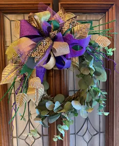 Wreath Enhancer: Mardi Gras Wreath Enhancer: Mardi Gras