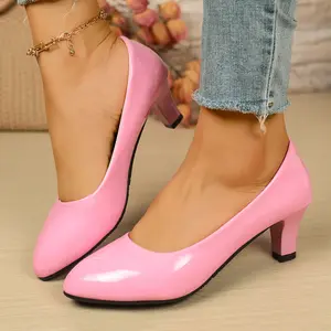 Simple, atmospheric, fashionable and textured pointed mid heeled women's shoes online boutique girlfriend wife new year style kitten  heels