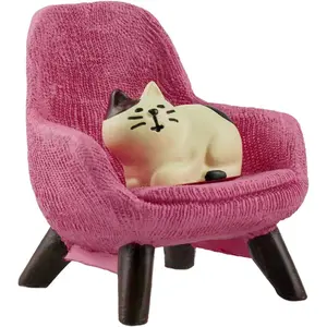 Refintural Miniature Cat Figurines with Small Sofa - Resin Mini Cat Figures, Kitten Miniature Desk Accessories - Perfect Cute Cat Gift for Cat Lovers (Pink Sofa)