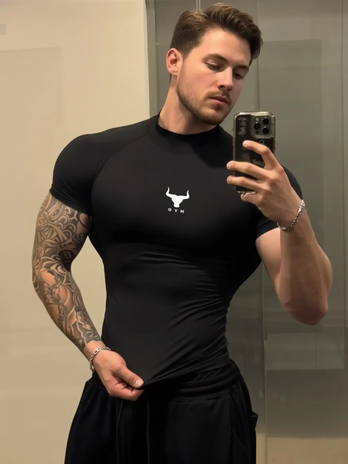 1-Pack Men's Muscle Fit Mock Neck T-Shirt with Bull Head Print - Suitable for Gym Workouts, Weightlifting, Cross Training, Running, and Bodybuilding - Track & MMA Training Activewear / Slim Fit Base Layer - Sports Tops Fitness Clothes Tops