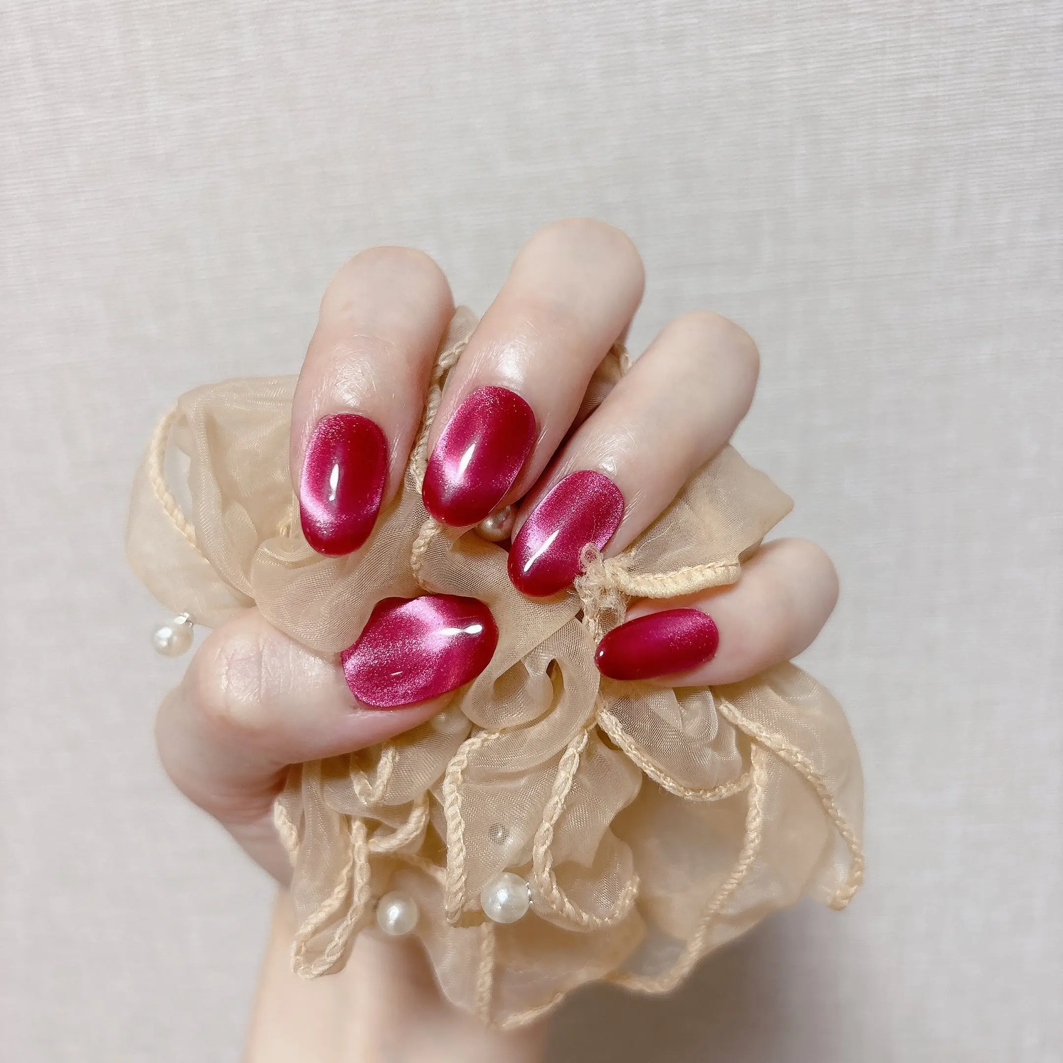 Rayluna #052 15pcs Handmade Cherry Red Cat Eye Press-On Nails  Jelly Glossy Nails | Matte Nude Pink Contrast | Reusable, Long Lasting, Salon Quality