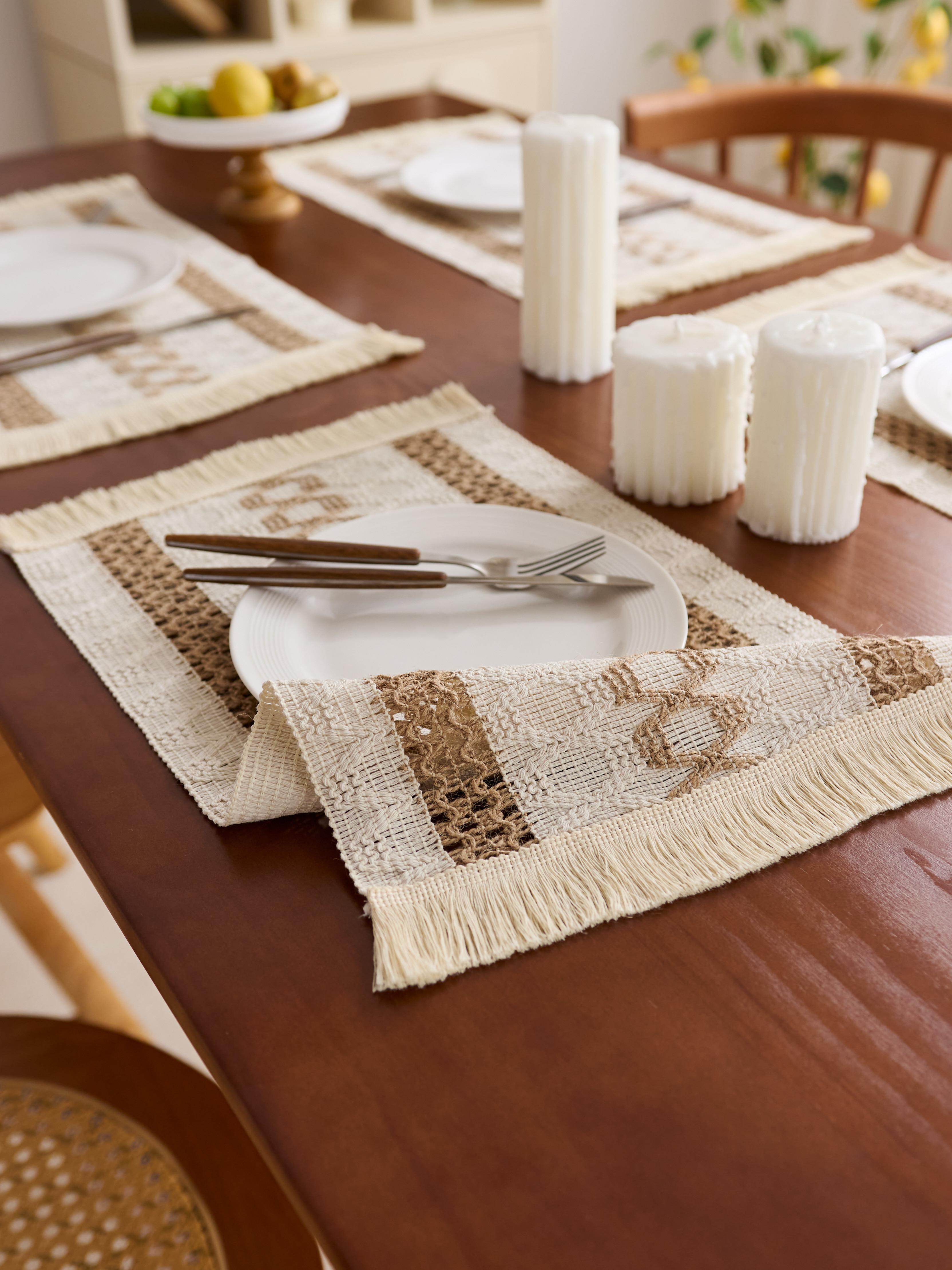 Boho Placemats Set of 4/6, 100% Polyester Woven Farmhouse Table Mats 11.81 x 19.69 Inch, Beige Brown Rustic Dining Placemats with Fringe Tassels for Kitchen, Dining Room, Party, Holiday Decor