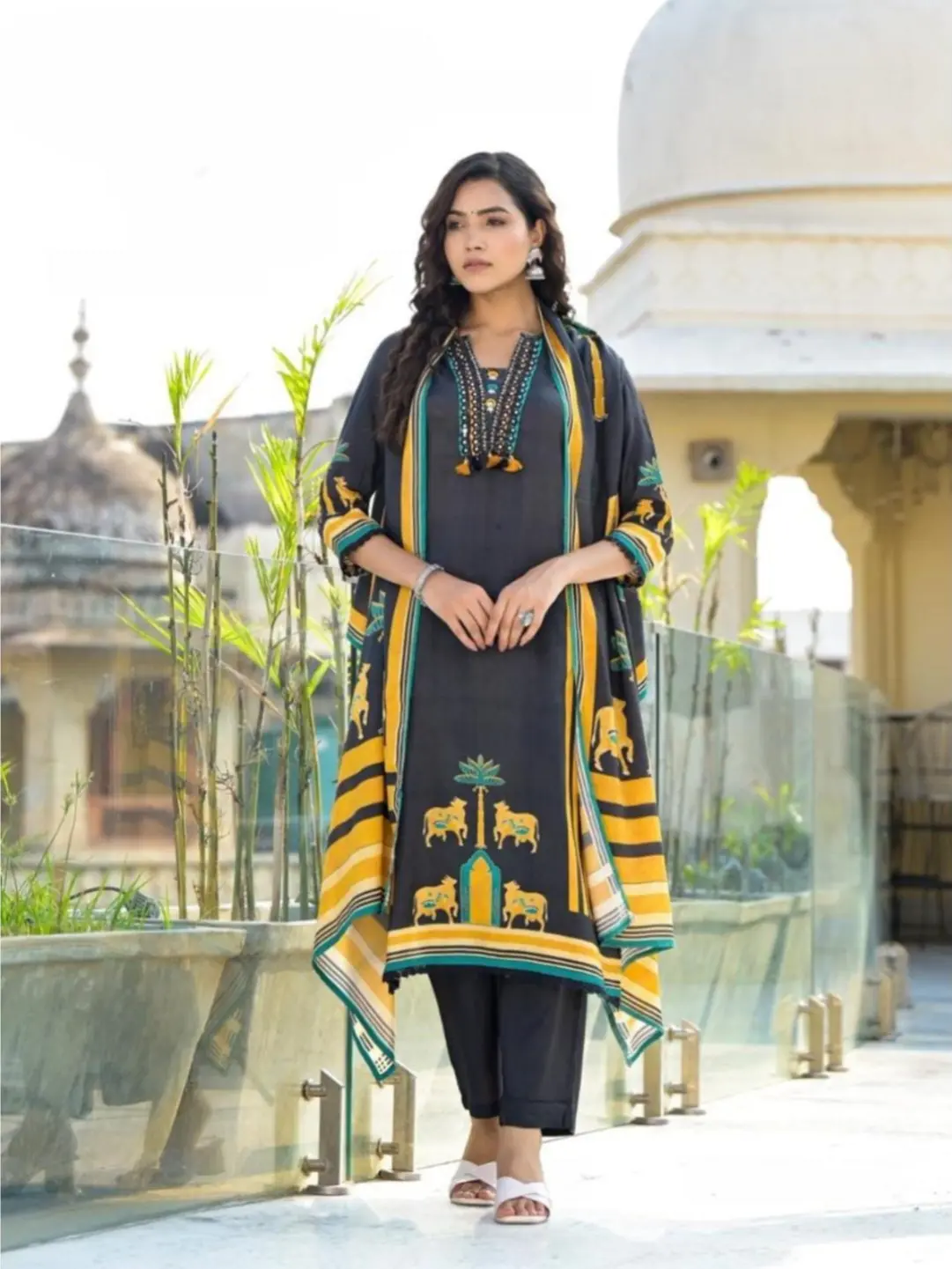 Beautiful Crepe Kurti With Shrug