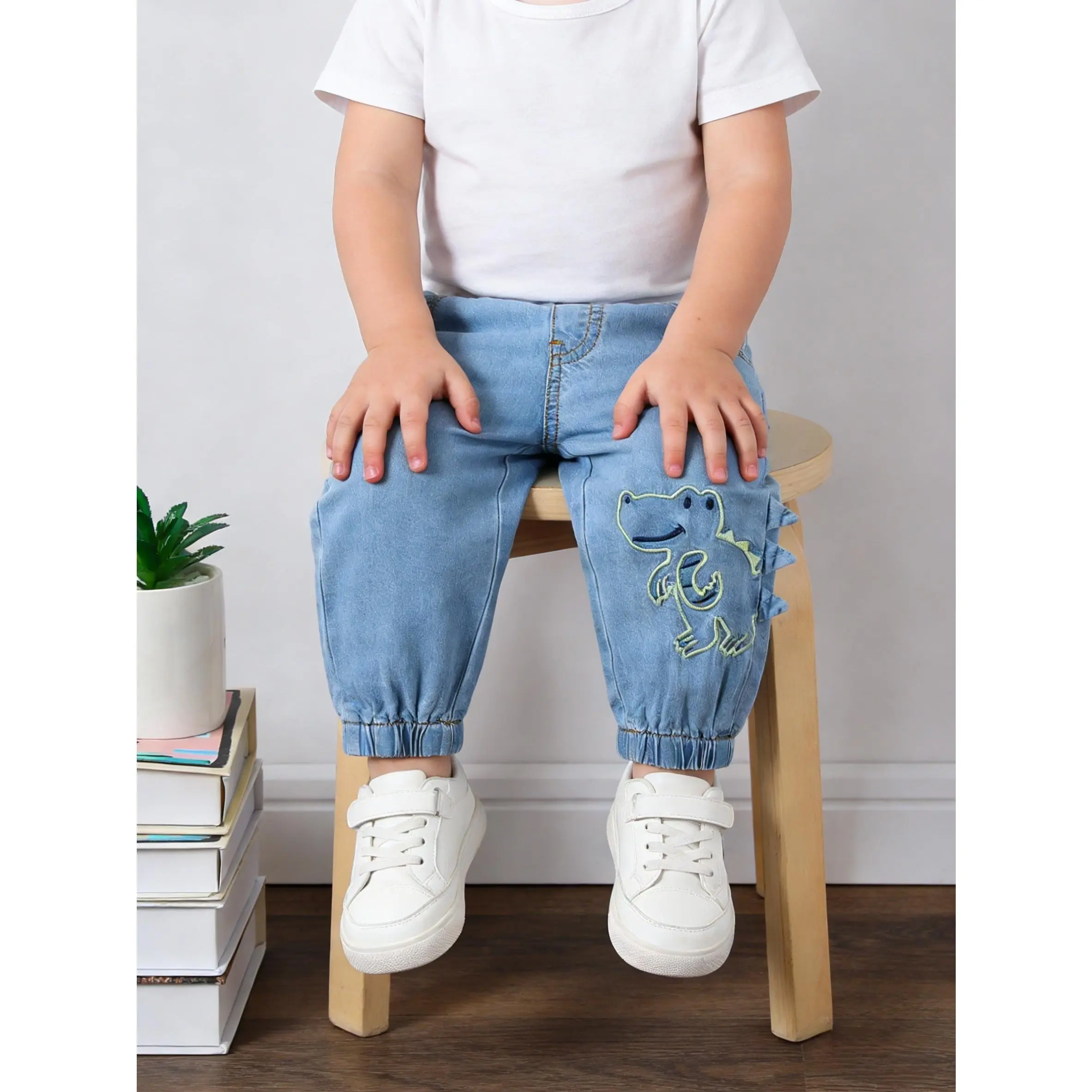 Boys' Jeans, Light Blue Denim, Cute Dinosaur Embroidery, Cuffed Pants, Suitable for Daily Outings, Family Gatherings, and More.New Arrival
