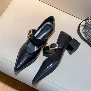 Chunky-heeled, elegant, pointed-toe, black, commuter Mary Jane women's shoes with a single strap and high heel