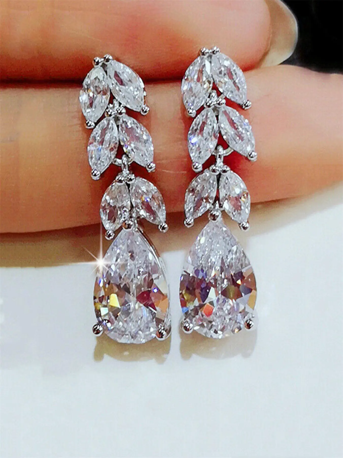 1 Pair Elegant Rhinestone Decorated Bling Dangle Statement Earrings, Sparkling Ear Jewelry, Drop Earrings for Women, Versatile Earrings for Anniversary Wedding Party, Jewelry Gift