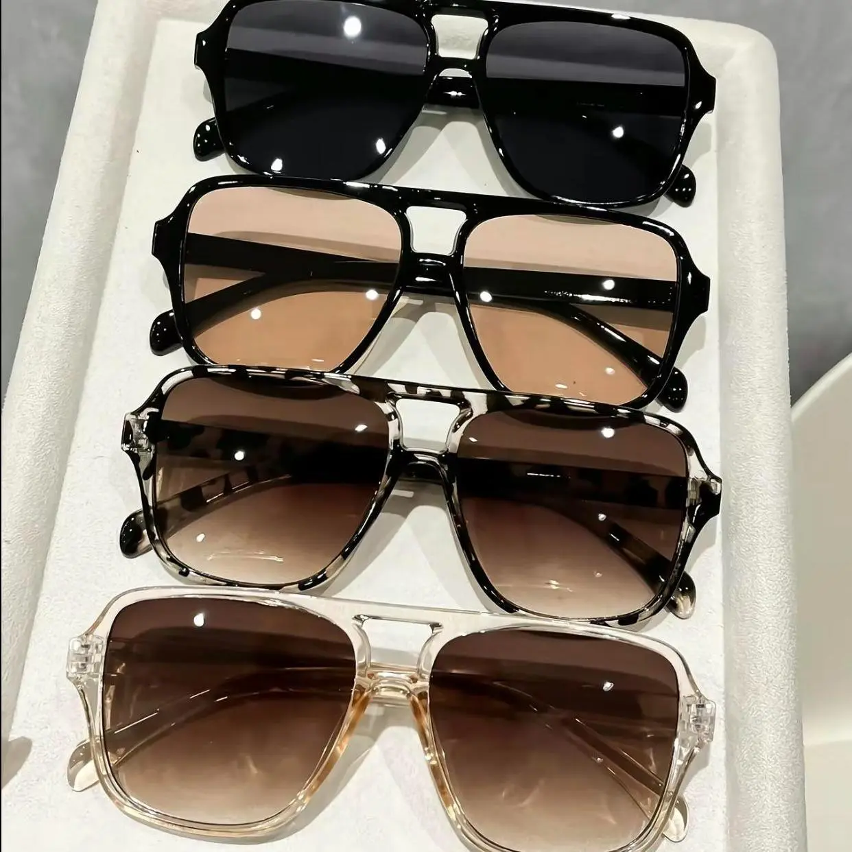 Women’s 4-Pack Sunglasses Set, Y2K Retro Sunglasses, Vintage Oval & Square Frame Fashion Shades, Lightweight Summer Outdoor Accessories, Stylish Everyday Wear for Women, Cute Sunglasses for Beach Vacation, Driving & Travel