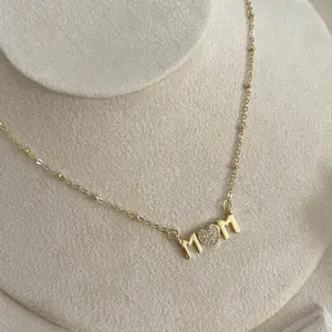 Mom Necklace with Heart Charm, Gold Color, Elegant Design, Perfect for Gifts, Ideal for Moms