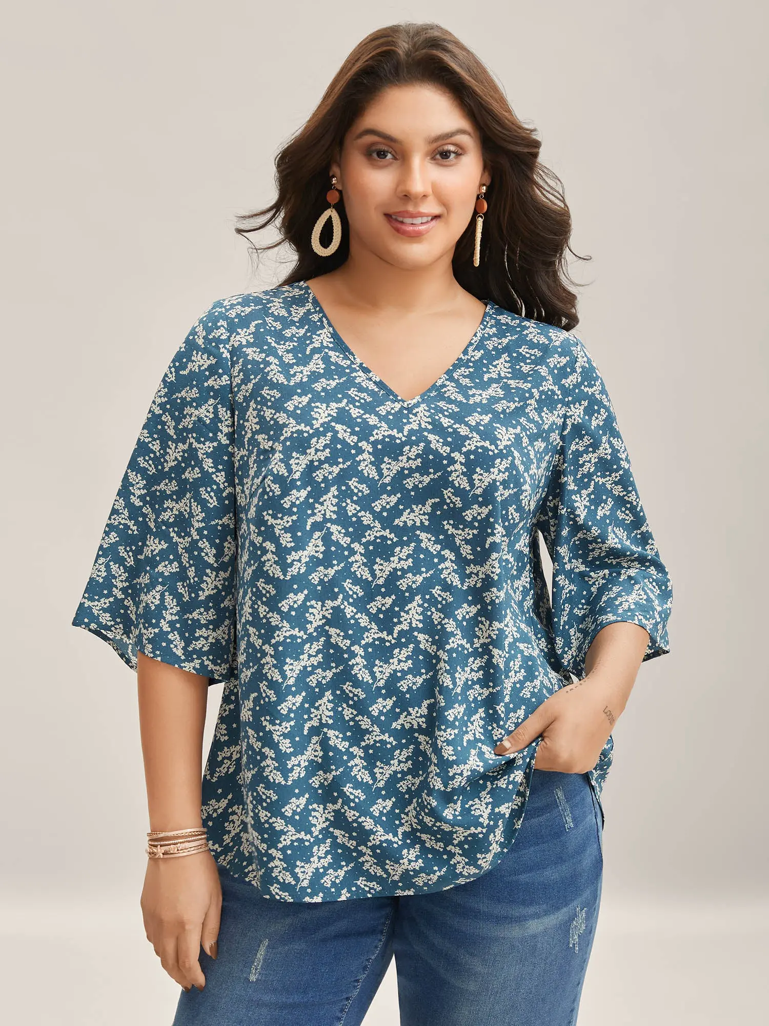 BloomChic Women's Plus Size Ditsy Floral Blouse - V-Neck Cut Shirts, Polyester-Elastane Blend, Contrast Ruffle Elbow Sleeves, Contrast Detail, Pocket-Free Ease, Regular Length for Casual Summer Resort Wear, Affordable Trendy Womenswear, Sizes 14-16/1X