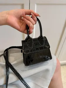 Women's Fashionable Crocodile Embossed Crossbody Bag, Casual Versatile Shoulder Bag for Daily Used, Trendy High-quality Daily Commuting Bag, Girl Fashionable Shopping Bag, Casual Commuter Bag, Cross Body Bags, Fashionable Patterned Bag