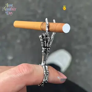 Gothic Skeleton Hand Cigarette Holder Ring Punk Style Alloy Finger Cigarette Clip with Peace Sign Design Novelty Smoking Accessory for Men and Women