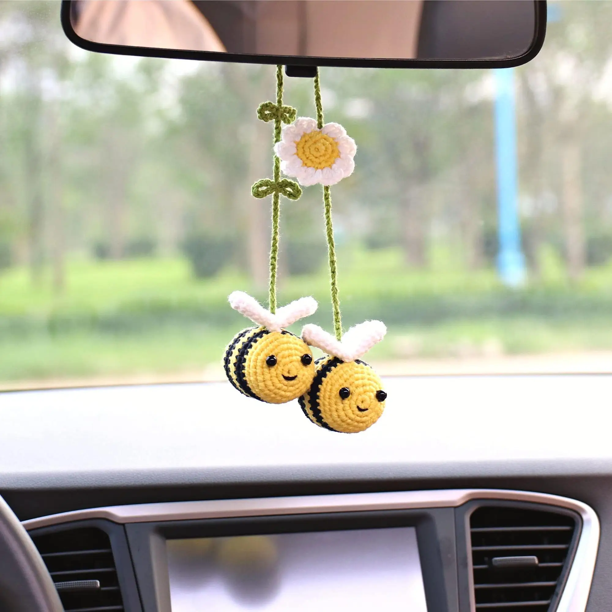 Cute Bee Design Car Rearview Mirror Hanging Ornament, Car Interior Decoration, Car Mirror Pendant, Universal Car Interior Accessories