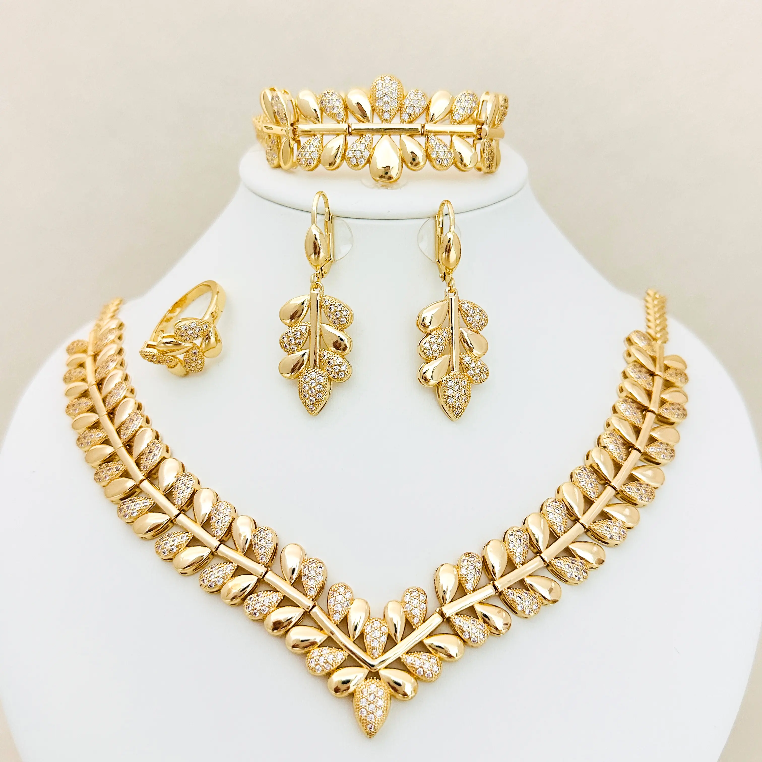 High-end Fashion Jewelry 18k Gold Plated 4Pcs jewelry Set for Woman Wheat Ears Shape with AAA+Zircon Necklace Earrings Ring Bracelet Weddings Parties Daily Wear