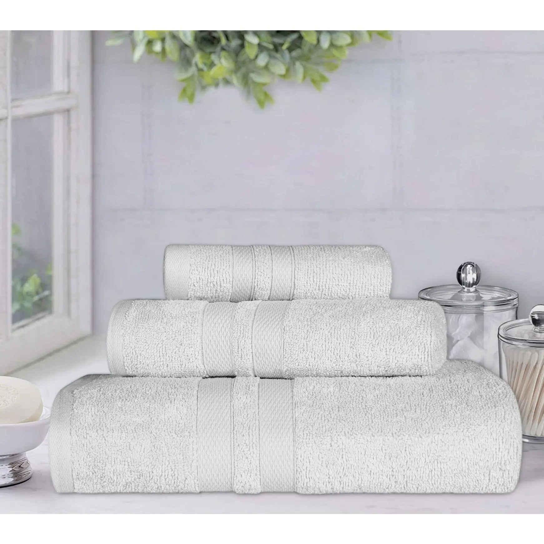 Superior Ultra-Soft Cotton Highly Absorbent 3-Piece Towel Set Superior Ultra-Soft Cotton Highly Absorbent 3-Piece Towel Set