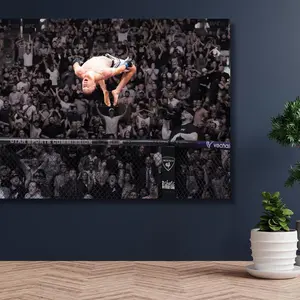 Justin Gaethje Knockout Poster Candle - Scented Handmade Soy Wax Candle For Gym & Fitness Wall Decor