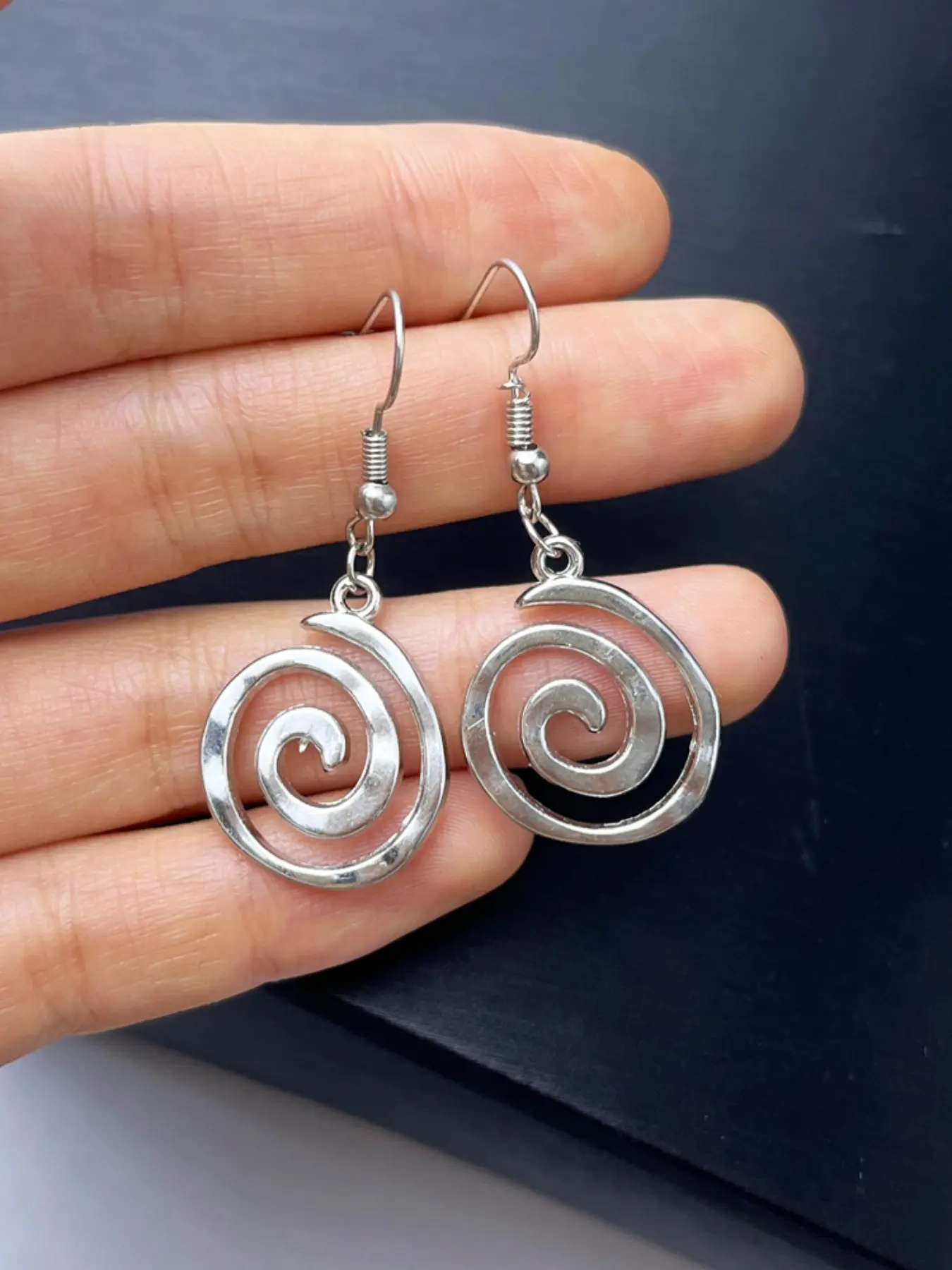 Vintage Spiral Vortex Pendant Hand-woven Leather Rope Necklace for Women Unisex Boho Pentagram Necklace Fashion Y2K Minimalist Necklace Dainty Necklace Jewelry