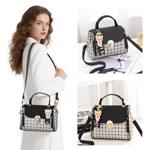 Women's checked crossbody bag, a crossbody bag suitable as a gift for women, a practical bag for women's daily work, a fashionable daily bag with checked patterns