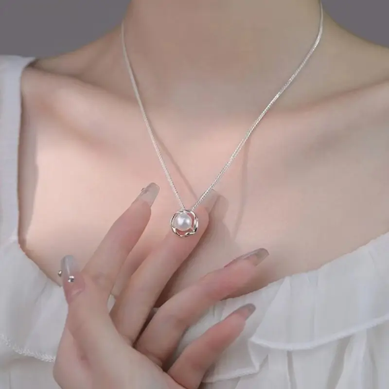 White Freshwater Pendant Necklace Adjustable Clavicle Chain White Freshwater Pendant Necklace Adjustable Clavicle Chain