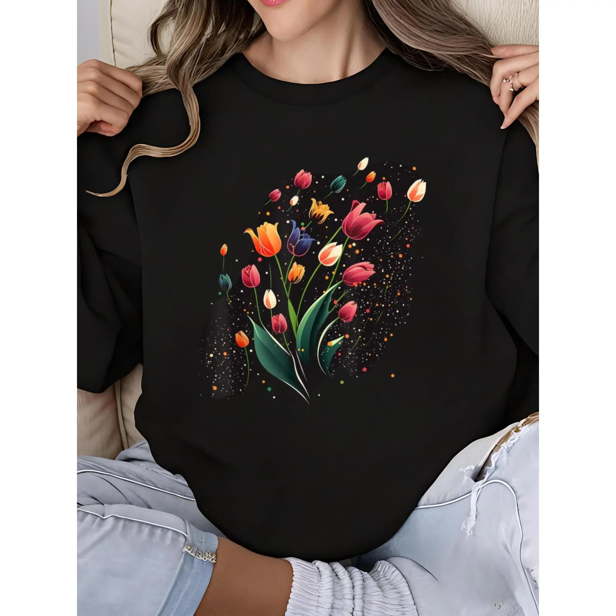 Fitted Sweatshirt for Women with Tulip Floral Print, Casual Crew Neck Long Sleeve Top in a Soft Cotton Blend