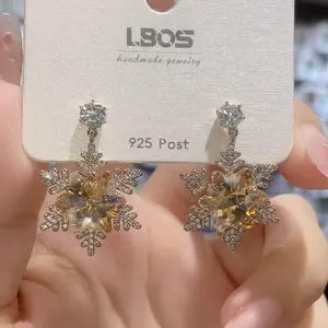 LisiZen Champagne Gold Snowflake Earrings Fashionable Temperament Versatile Light Luxury Exquisite Craft Stylish Earrings DZEH4976