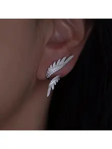 1 Pair of Classic Cool-style Feather Earrings, Featuring a High-end Three-dimensional Minimalist Design, Versatile Studs with an Elegant Instagram Aesthetic
