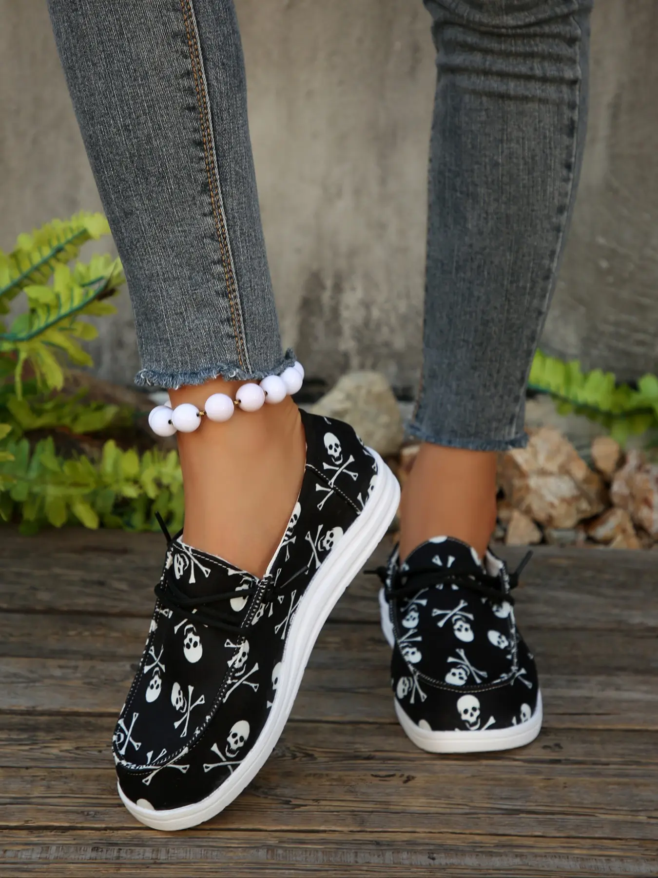 Women's flat shoes, Leisure Shoes, comfortable and casual style, versatile and fashionable, suitable for daily wear and outdoor activities, Rubber Walking Shoes, Footwear