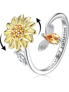 1 Pc Silvery Flower Wasp Open Thumb Ring for Women Men Premium Handmade Copper Expandable Band Dainty Sunflower Bee Pattern Carving Modern Inspirational Ring Seamless Rotary Craft Customizable Opening Size Graceful Floral Dating-Style Silhouette