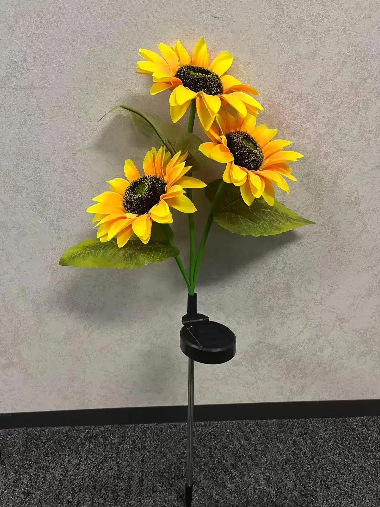 Outdoor Solar LED Sunflower Garden Lights (2/4/6/8 Pcs), Glow in the Dark, IP65 Waterproof Durable Plastic Flowers, Mood Lighting for Outdoor Patio Decor, Solar Landscape Accents