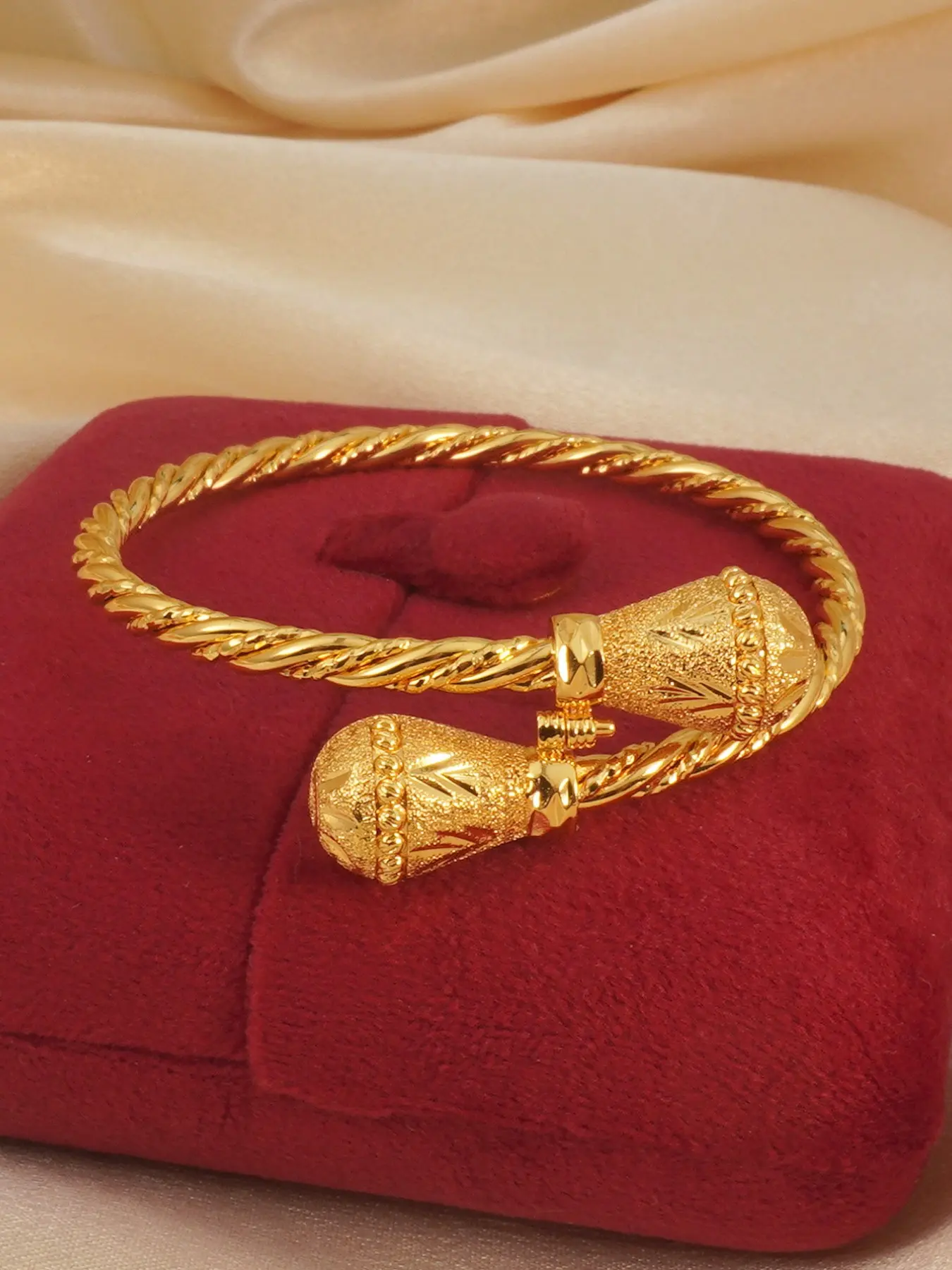 Elegant Women's Bracelet with Intricate Embossed Design, Perfect for Weddings, Daily Wear, Formal Occasions, Fashionable and Durable, Twisted Bracelet, Cuff Bracelet, Elegant Minimalist Bangle