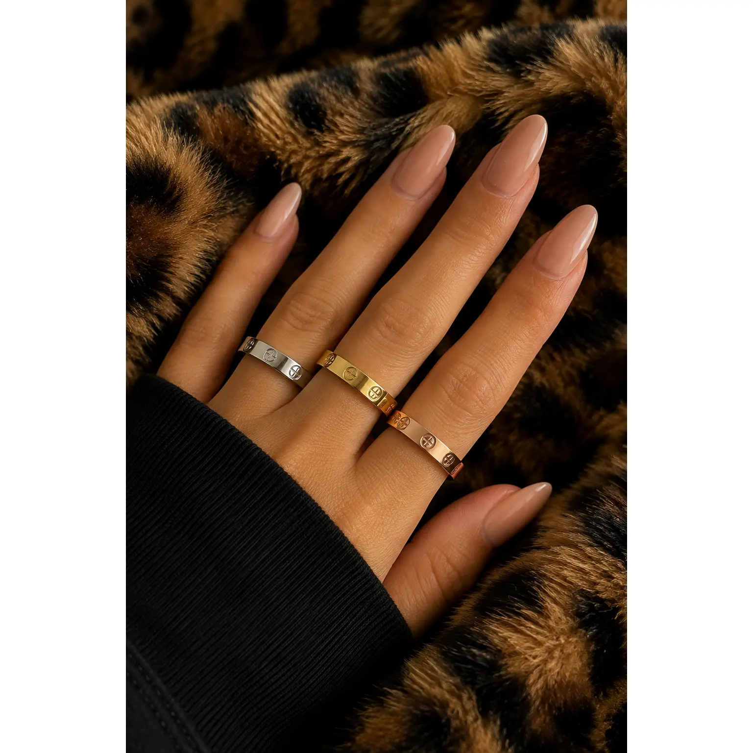 Aphlya Adore Ring