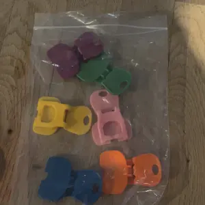 Complete Cover Easy Tab Opener New and Improved 6PK Beverage Barricade 2.0. Applicable to 202 Can, Colorful Drink Can Protector Cap for Soda, Beer, Coke Shields From Bugs, Bees, Dust at the Party, BBQ, Beach