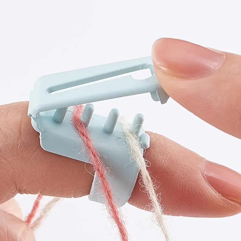 Yarn Guide Finger Holder, 2 Counts Plastic Knitting Thimble Yarn Guide, Separated Yarns Tools for Starter Crochet Knitting Crafts Accessories
