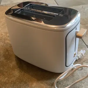 2 Slice Touchscreen Toaster, White Icing by Drew Barrymore