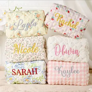 Custom Quilted Floral Makeup Bag Personalized Name, Coquette Aesthetic Cosmetic Pouch Embroidered, Bridesmaid Gift Bachelorette, Cute Travel Toiletry Bag for Her