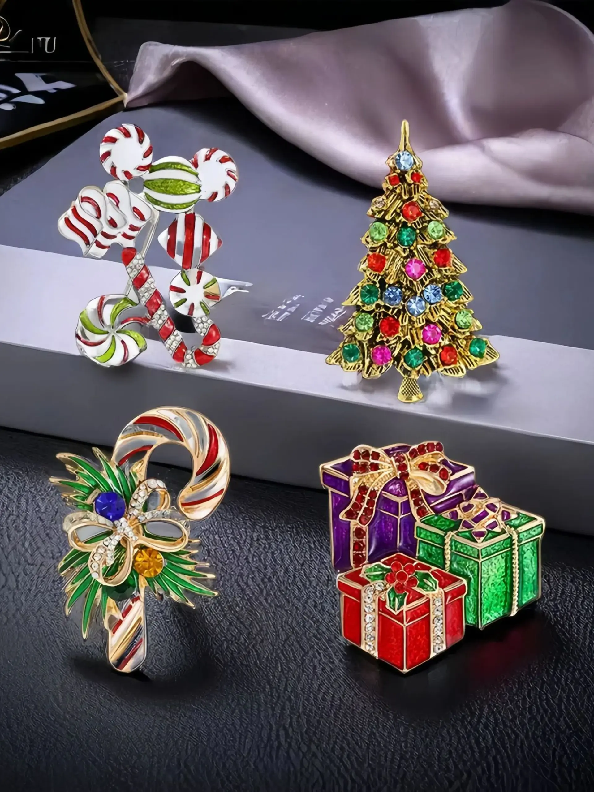 Christmas Rhinestone Exquisite Brooch Water Drill Oil Drip Alloy High-End Fashion Western Decoration Christmas Tree Cane Candy Shape Pin