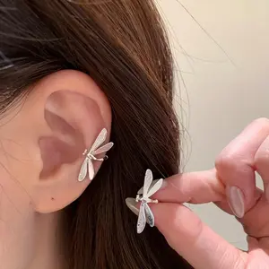 A Easy And Elegant Dragonfly Ear Cuff, No Piercing Required, Unique And Niche Design, Perfect for Daily Wear, Work, And Parties, The Best Gift for Family And Friends