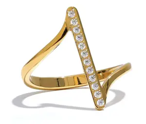 Elegant Twisted Diamond Ring - Hypoallergenic Non Tarnish Gold Plated Ring