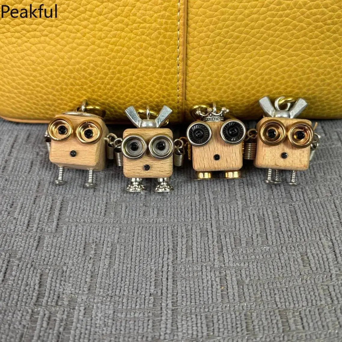 Retro Steampunk Wooden Robot Keychain, Popular Handmade Quirky Bag Charm, Cute Industrial Style Key Pendant, solid wood construction & fun mechanical accents, great for personalizing accessories or as a novelty collectible gift