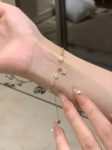 Elegant Four-Leaf Clover & Starry Sky Bracelet, Unique Design Jewelry for Women, Perfect Gift Idea, Stylish Accessory for Any Occasion, Charms Bracelet