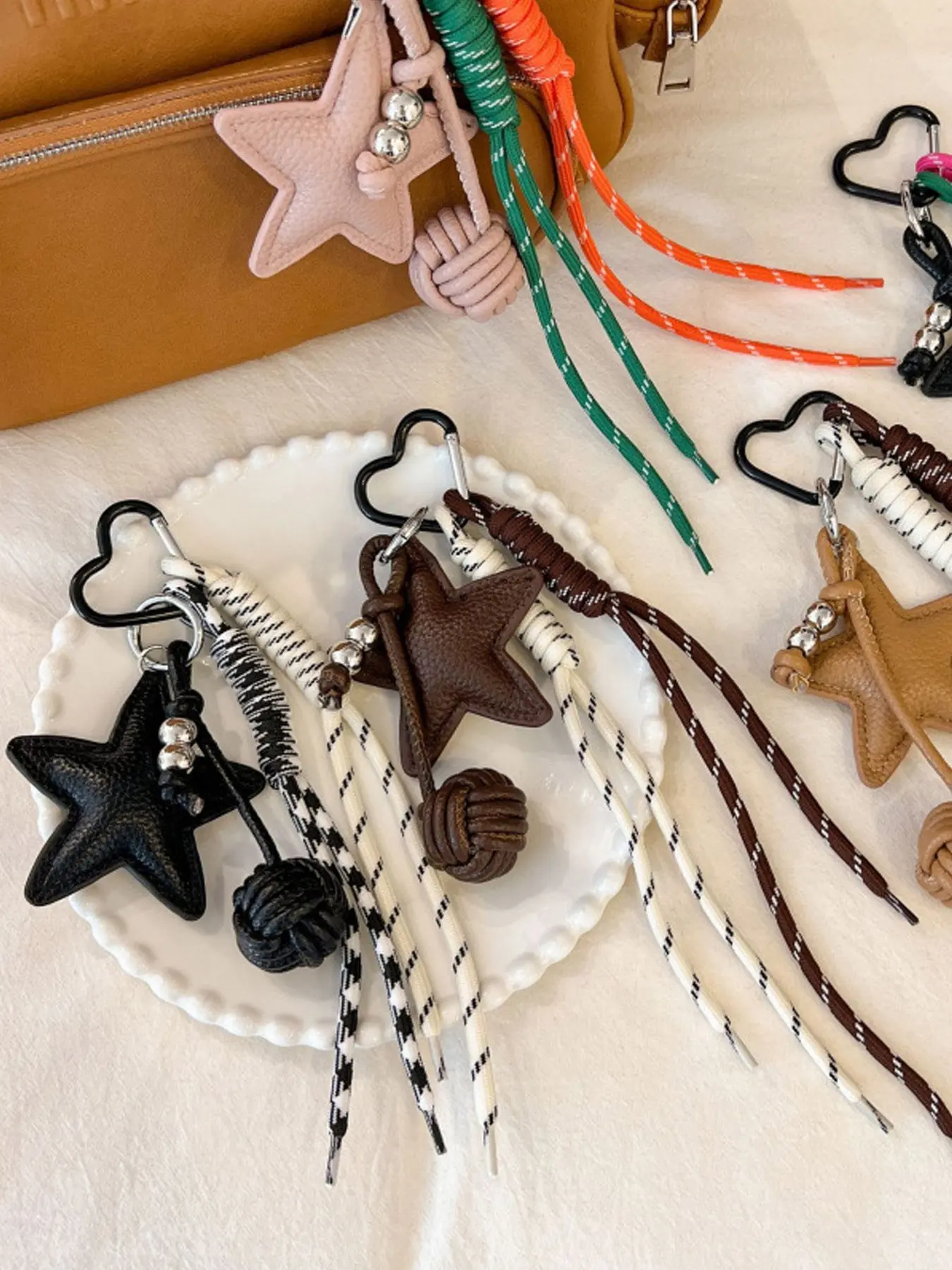 Retro Mix And Match Style Star Pendant - Pu Leather Five Pointed Star Lanyard Keychain, Star Pendant And Colorful Woven Lanyard, Bead And Woven Ball Matching, Gift For Valentine's Day, Birthdays And Other Holidays, Keychain Accessories, Keychain Decor