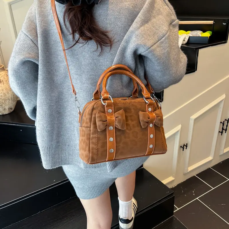 Autumn and winter vintage niche leopard print  for women, new versatile crossbody , fashionable handbag pillow  beaded tote oil lobster luxury designer real Retro Suede Single Shoulder Bag Genuine Leather Large Capacity